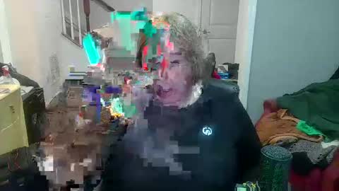 Snapshot of phillyguy195601 chatting on November 23, 10:26 am Geri online show from November 23, 10:26 am