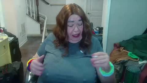 Snapshot of phillyguy195601 chatting on November 24, 11:32 am Geri online show from November 24, 11:32 am