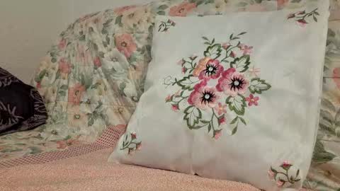 Snapshot of philos1979 chatting on October 20, 5:24 pm philos1979 online show from October 20, 5:24 pm