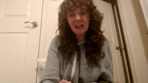 Snapshot of philosophies123 chatting on January 23, 12:04 am sophie online show from January 23, 12:04 am