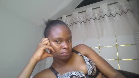 phoebe online show from February 11, 7:30 pm