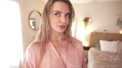 Snapshot of phoenix_taylor chatting on November 27, 6:10 pm PHOENIX TAYLOR online show from November 27, 6:10 pm