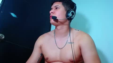 AdnierGnz online show from February 14, 7:28 am