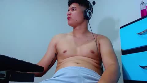 AdnierGnz online show from February 28, 5:48 pm