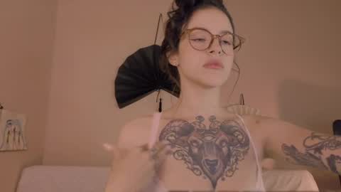 Snapshot of phoenixx_x chatting on April 21, 2:51 am phoenixx_x online show from April 21, 2:51 am