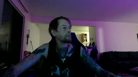 Snapshot of phrostdd chatting on June 20, 1:19 am FrankenDaddy online show from June 20, 1:19 am