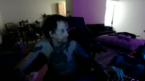 Snapshot of phrostdd chatting on June 21, 2:36 am FrankenDaddy online show from June 21, 2:36 am