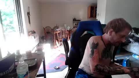 Snapshot of phrostdd chatting on August 9, 9:53 pm FrankenDaddy online show from August 9, 9:53 pm
