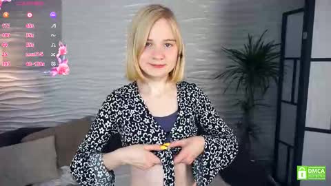 Snapshot of phyllisearney chatting on November 8, 4:12 am Hann G. Jones online show from November 8, 4:12 am