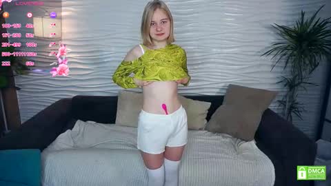 Snapshot of phyllisearney chatting on November 12, 4:35 am Hann G. Jones online show from November 12, 4:35 am