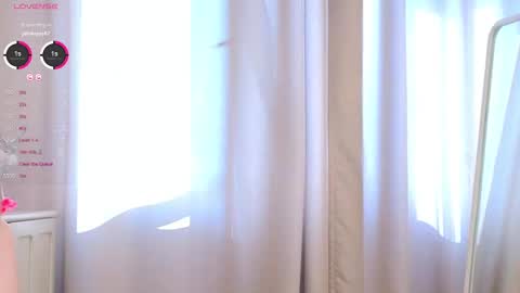 Snapshot of phyllisheart chatting on March 8, 11:37 am Lora black and Lili blonde welcome you here online show from March 8, 11:37 am