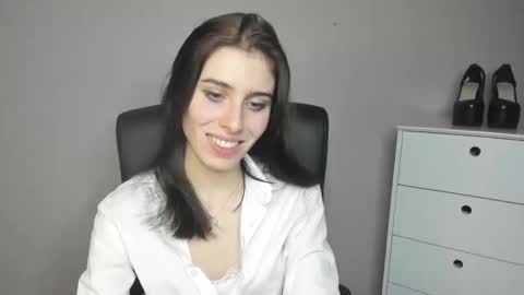 Snapshot of pia_desire chatting on November 9, 10:19 pm P I A online show from November 9, 10:19 pm