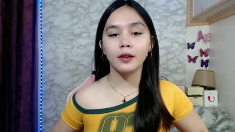 Snapshot of pia_intownx chatting on July 5, 10:28 pm Ms Pia online show from July 5, 10:28 pm