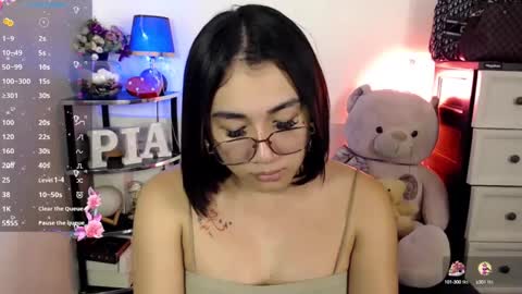 Snapshot of pia_worthsback chatting on February 7, 7:59 pm Pia online show from February 7, 7:59 pm