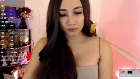 Snapshot of pia_worthsback chatting on February 24, 9:20 pm Pia online show from February 24, 9:20 pm