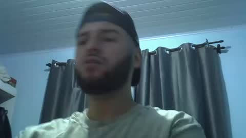 Snapshot of piazaocwbbb chatting on November 3, 2:18 pm piazaocwbbb online show from November 3, 2:18 pm