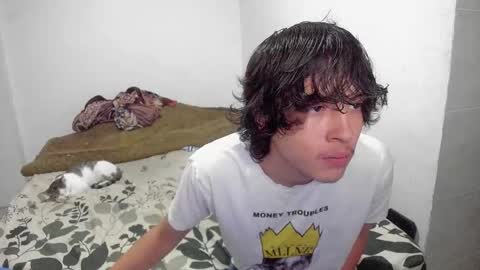 picaszomilos350 online show from November 25, 11:10 am