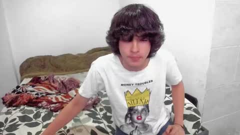 picaszomilos350 online show from November 26, 11:22 am