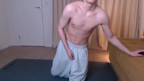 Snapshot of pickmerider chatting on February 25, 10:52 pm pickmerider online show from February 25, 10:52 pm