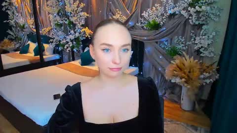 Emelie online show from February 28, 5:26 pm