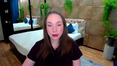 Emelie online show from April 13, 10:10 am