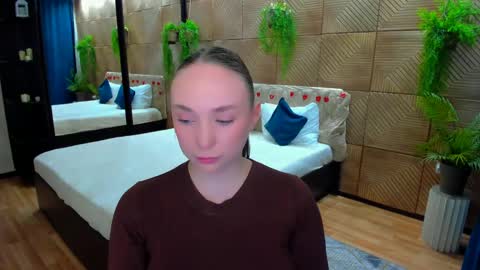 Emelie online show from April 14, 10:21 am