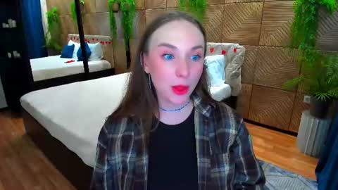 Emelie online show from June 17, 7:15 pm
