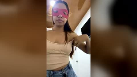 pielcanela101527 online show from July 8, 3:33 am