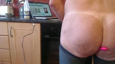 Snapshot of piercedcock069 chatting on October 5, 8:23 am piercedcock069 online show from October 5, 8:23 am