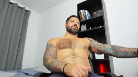 Snapshot of pierrevidal chatting on January 18, 12:57 pm Pierre online show from January 18, 12:57 pm