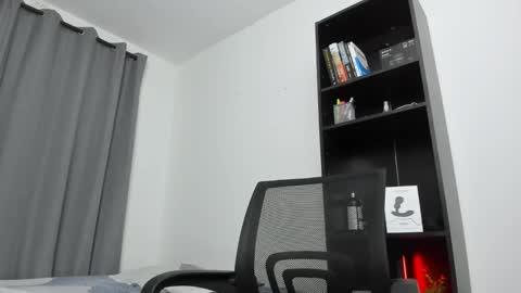 Snapshot of pierrevidal chatting on January 27, 11:43 pm Pierre online show from January 27, 11:43 pm