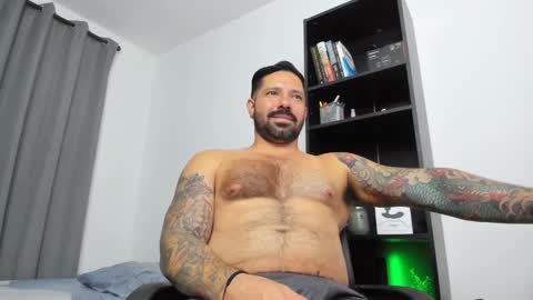 Snapshot of pierrevidal chatting on February 5, 1:47 am Pierre online show from February 5, 1:47 am