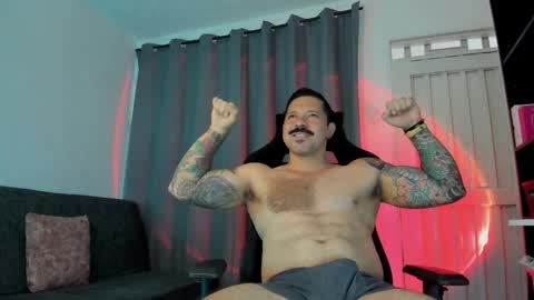 Snapshot of pierrevidal chatting on November 15, 8:05 pm Pierre online show from November 15, 8:05 pm