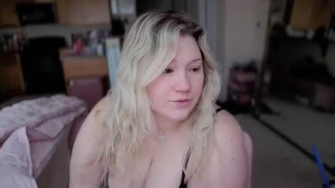 Piggy Rose online show from March 8, 5:39 pm