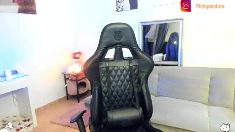 PiinkPandora online show from February 10, 9:41 pm