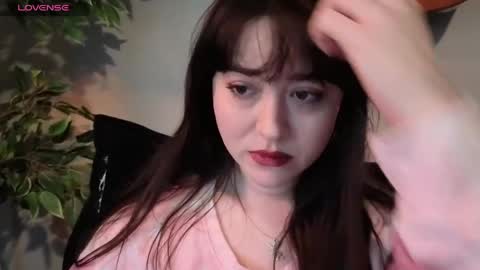 PilloGoddess online show from April 4, 1:26 am