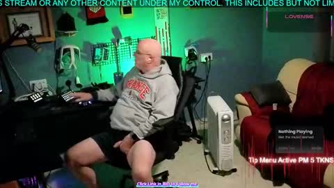 Snapshot of pilot_dave_69 chatting on November 23, 6:24 am Dave online show from November 23, 6:24 am