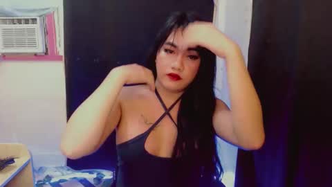 Snapshot of pinay_christine chatting on October 27, 7:01 am Christine online show from October 27, 7:01 am