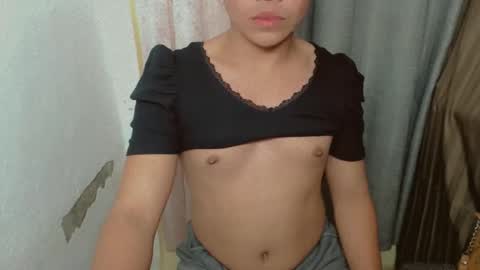 Snapshot of pinay_cristine chatting on October 6, 12:57 pm pinay_cristine online show from October 6, 12:57 pm