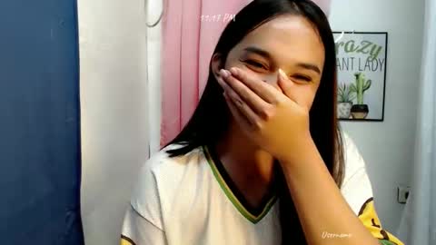 Snapshot of pinay_heart chatting on January 11, 3:17 pm heart online show from January 11, 3:17 pm