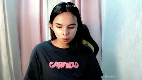 Snapshot of pinay_heart chatting on June 2, 5:04 pm heart online show from June 2, 5:04 pm