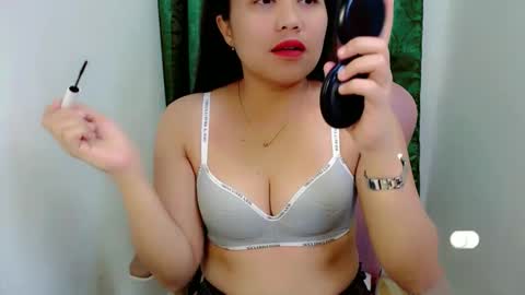 pinay_juliet online show from March 17, 12:30 pm