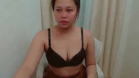 Snapshot of pinay_juliet chatting on May 23, 7:29 pm pinay_juliet online show from May 23, 7:29 pm