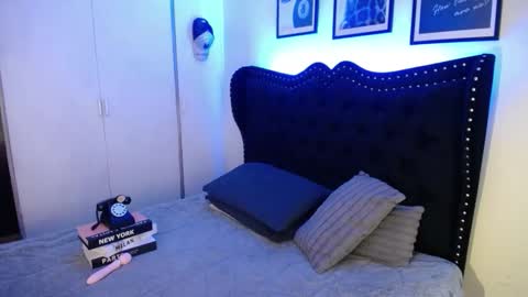 dee online show from November 15, 12:41 am