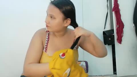 Snapshot of pinaybigboobs_69 chatting on October 2, 5:58 am just call me rose online show from October 2, 5:58 am