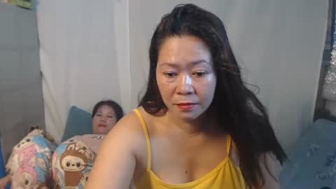 pinayhotmama08 online show from June 15, 8:22 pm