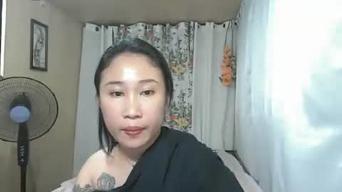 yumie  online show from April 30, 10:54 am