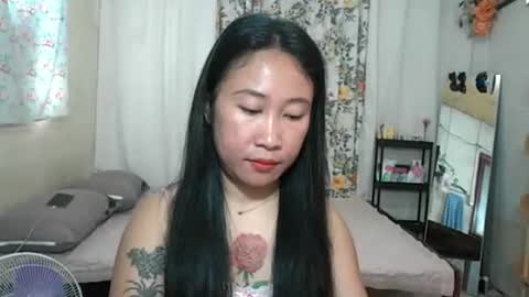 yumie  online show from June 13, 11:02 pm