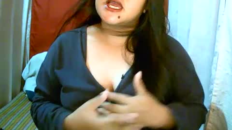 Snapshot of pinayjona chatting on February 26, 10:58 am pinayjona online show from February 26, 10:58 am