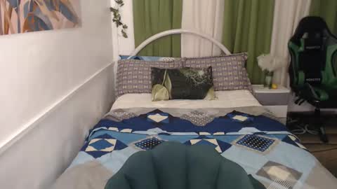 PnayMistress1983 online show from March 14, 4:40 am